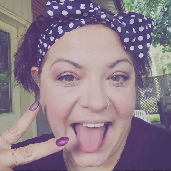 Meet your Posher, Vicky - Picture 1 of 1